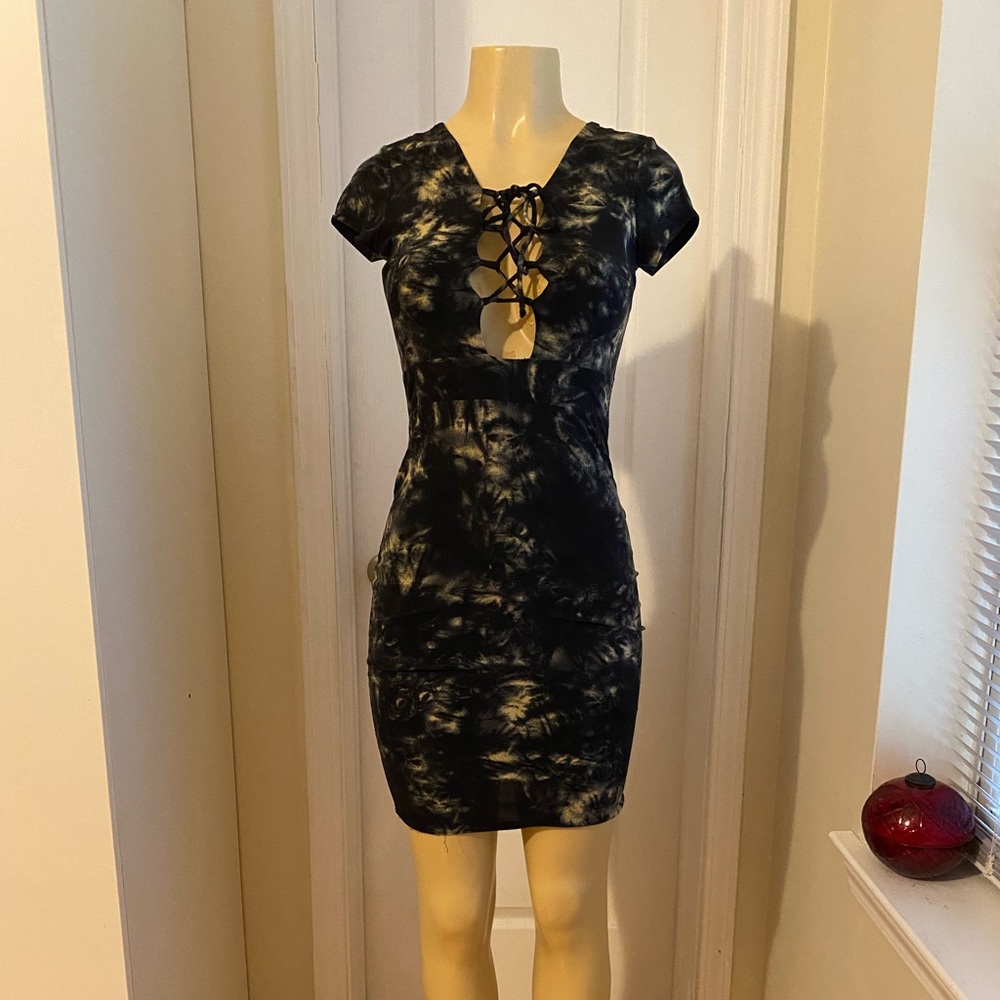 Unique dress size M, black and beige print